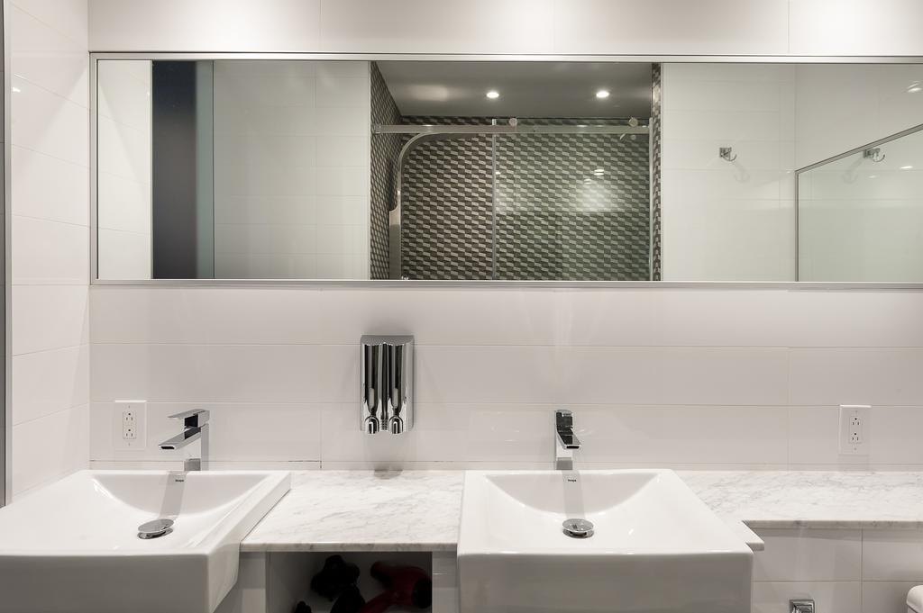 Apartamento Boutique Lofts Milton Parc By Simplissimmo Montreal Exterior foto